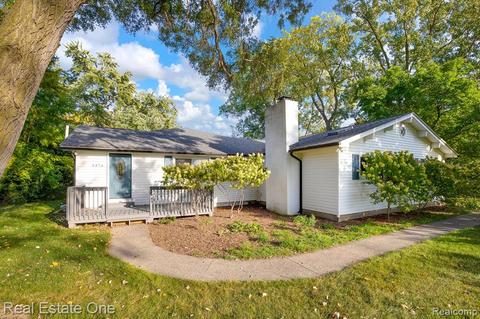 3376 Alpine Rd, Troy, MI 48084 photo 1