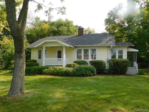 2415 Lansing Ave, Jackson, MI 49202 photo 1