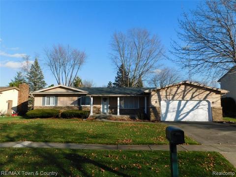 608 Cherrywood Dr, Flushing, MI 48433 photo 1