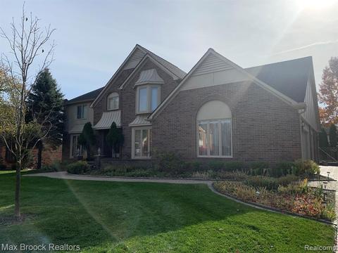 2887 Current Dr, Rochester Hills, MI 48309 photo 1