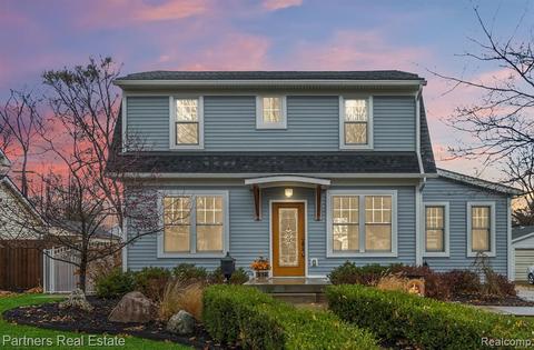 516 Maple St, Howell, MI 48843 photo 1