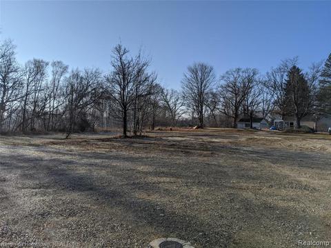 12158 Doane Rd, South Lyon, MI 48178