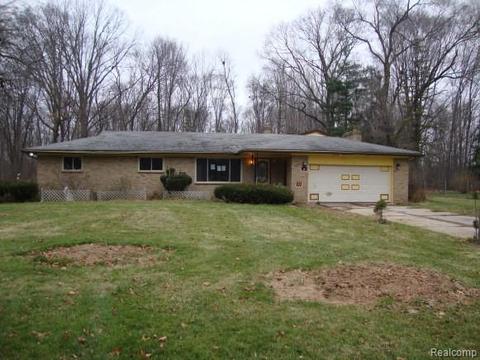 3370 Hillview Ave, Flint, MI 48504 photo 1