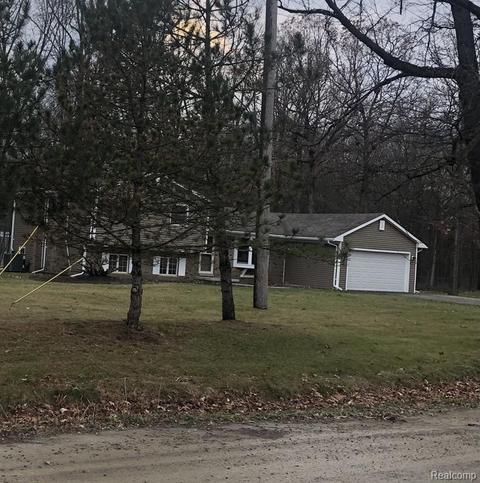 27425 Prescott St, Romulus, MI 48174 photo 1