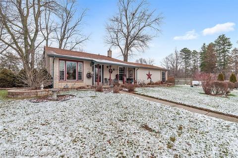 37500 Hillcrest Dr, Wayne, MI 48184 photo 1