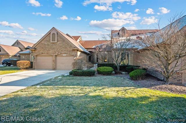 13588 Eaton Dr Plymouth Mi 48170 31 Photos Mls 2210000009 Movoto