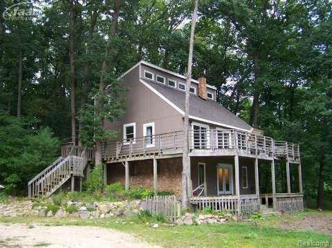 1875 Cherem Dr, Highland, MI 48357 photo 1
