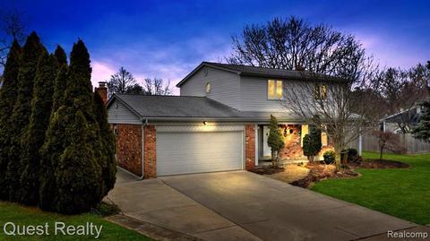 3952 Gate Dr, Troy, MI 48083 photo 1