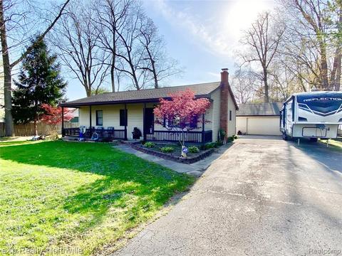 9930 Shook Rd, Romulus, MI 48174 photo 1
