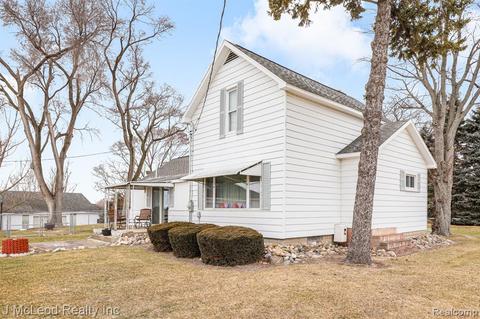 3743 Ringle Rd, Akron, MI 48701 photo 1