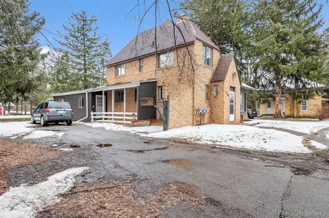 2359 E Grand River Rd, Williamstown, MI 48895