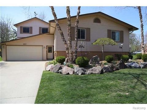 2857 Renshaw Dr, Troy, MI 48085 photo 1