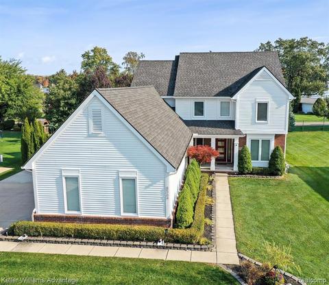 8564 Hummingbird Dr, Commerce Township, MI 48382 photo 1