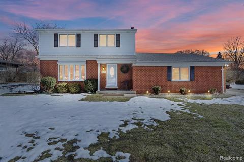 5680 Wright Dr, Troy, MI 48098 photo 1