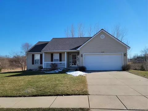 575 Hewitt St, Howell, MI 48843 photo 1