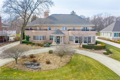 21272 E River Rd, Grosse Ile, MI 48138 photo 1