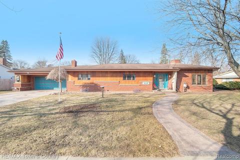 1117 Clearview Dr, Flushing, MI 48433 photo 1