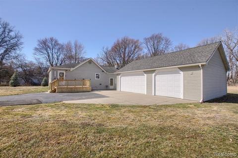 27596 Newcastle St, Romulus, MI 48174 photo 1