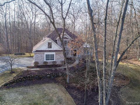 2669 Black Eagle Rdg, Howell, MI 48843 photo 1