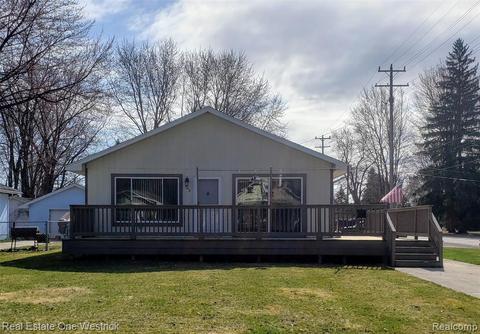 702 Saint Clair Blvd, Algonac, MI 48001 photo 1