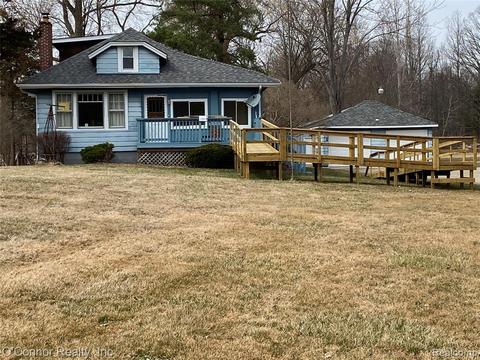 5916 Gratiot Ave, St. Clair, MI 48079 photo 1