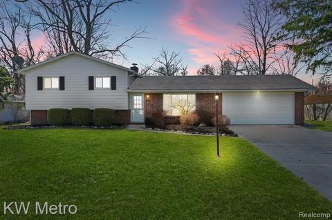 7589 Indian Rd, Temperance, MI 48182 photo 1