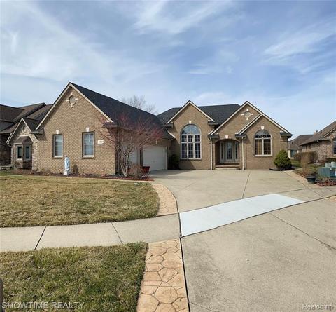 16357 Forest Way, Macomb, MI 48042 photo 1