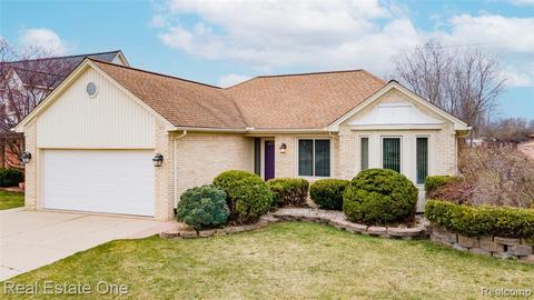 46475 Fox Run Dr, Macomb, MI 48044 photo 1