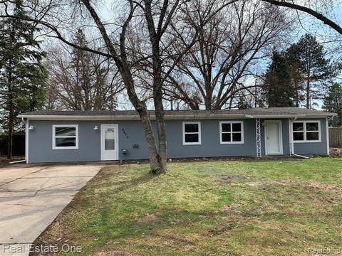 9470 Leo Drive Dr, Brighton, MI 48116 photo 1
