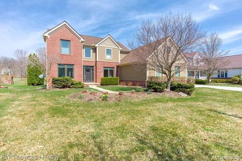 1983 Devonshire Dr, Wixom, MI 48393 photo 1