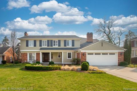 61 Roslyn Rd, Grosse Pointe, MI 48236 photo 1