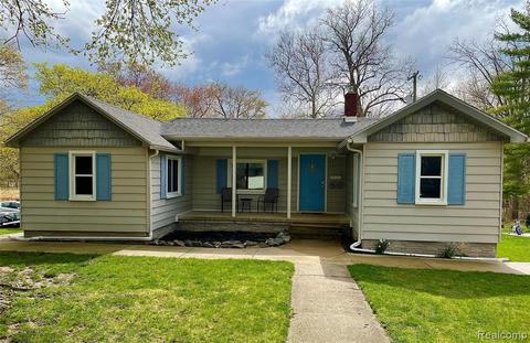 25917 E Huron River Dr, Flat Rock, MI 48134 photo 1