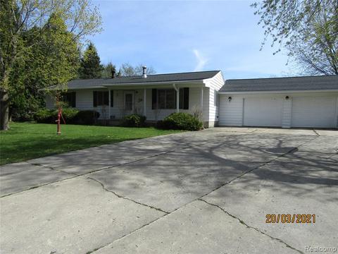 3393 Chilson Rd, Howell, MI 48843 photo 1