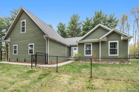 6255 Bergin Rd, Howell, MI 48843 photo 1