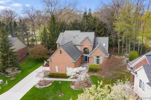 3473 Warwick Dr, Rochester Hills, MI 48309 photo 1
