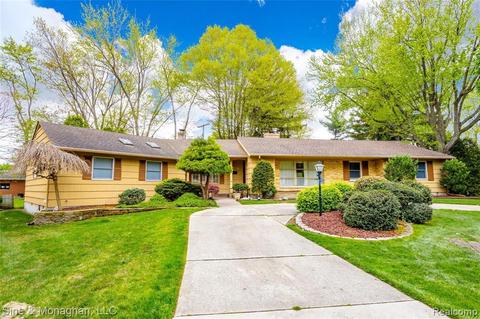 117 W Meldrum Cir, St. Clair, MI 48079 photo 1