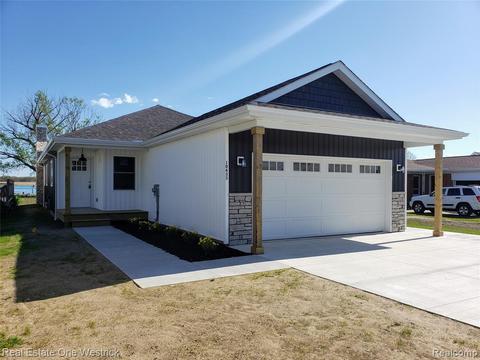 10433 Saint John Dr, Algonac, MI 48001 photo 1