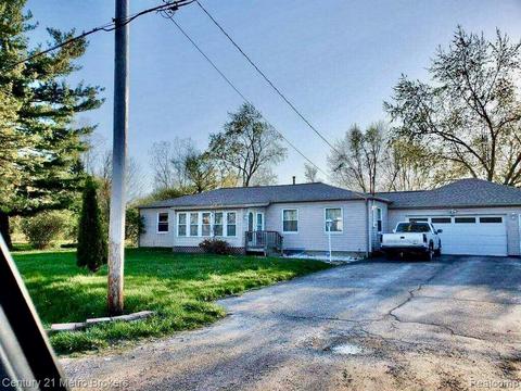 2479 Murphy Rd, Flint, MI 48504 photo 1