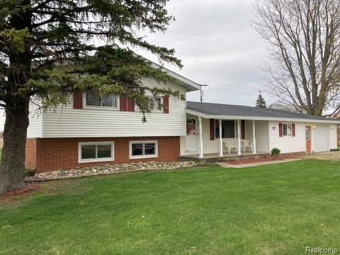 405 E Stone Rd, Deckerville, MI 48427 photo 1