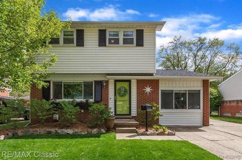 34947 Winslow St, Wayne, MI 48184 photo 1