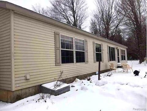 5541 Muma Rd, Gladwin, MI 48624 photo 1