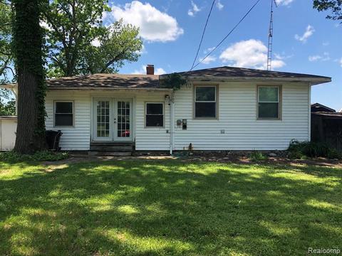 5060 Schrah Dr, Munith, MI 49259 photo 1