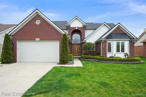 16345 Vandelay Dr, Macomb, MI 48044 photo 1