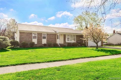 608 Luce Ave, Flushing, MI 48433 photo 1