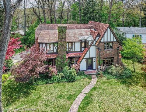 1919 Broadcrest Rd, Jackson, MI 49203 photo 1