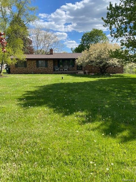 460 E Davis Rd, Howell, MI 48843 photo 1