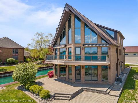 2002 E Park Dr, Algonac, MI 48001 photo 1