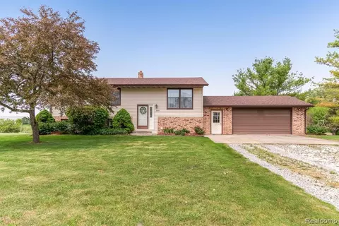 5660 Rattle Run Rd, St. Clair, MI 48079 photo 1