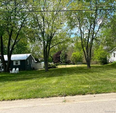 817 Moore St, Davison, MI 48423 photo 1