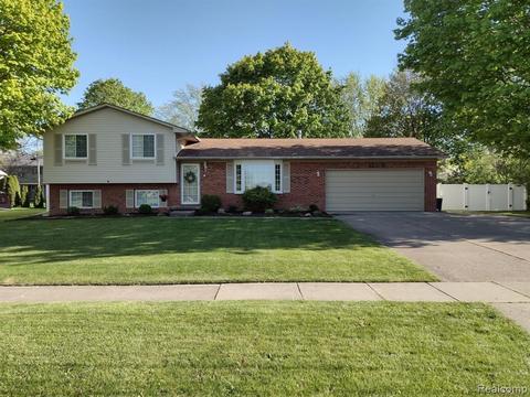 1200 Springview Dr, Flushing, MI 48433 photo 1